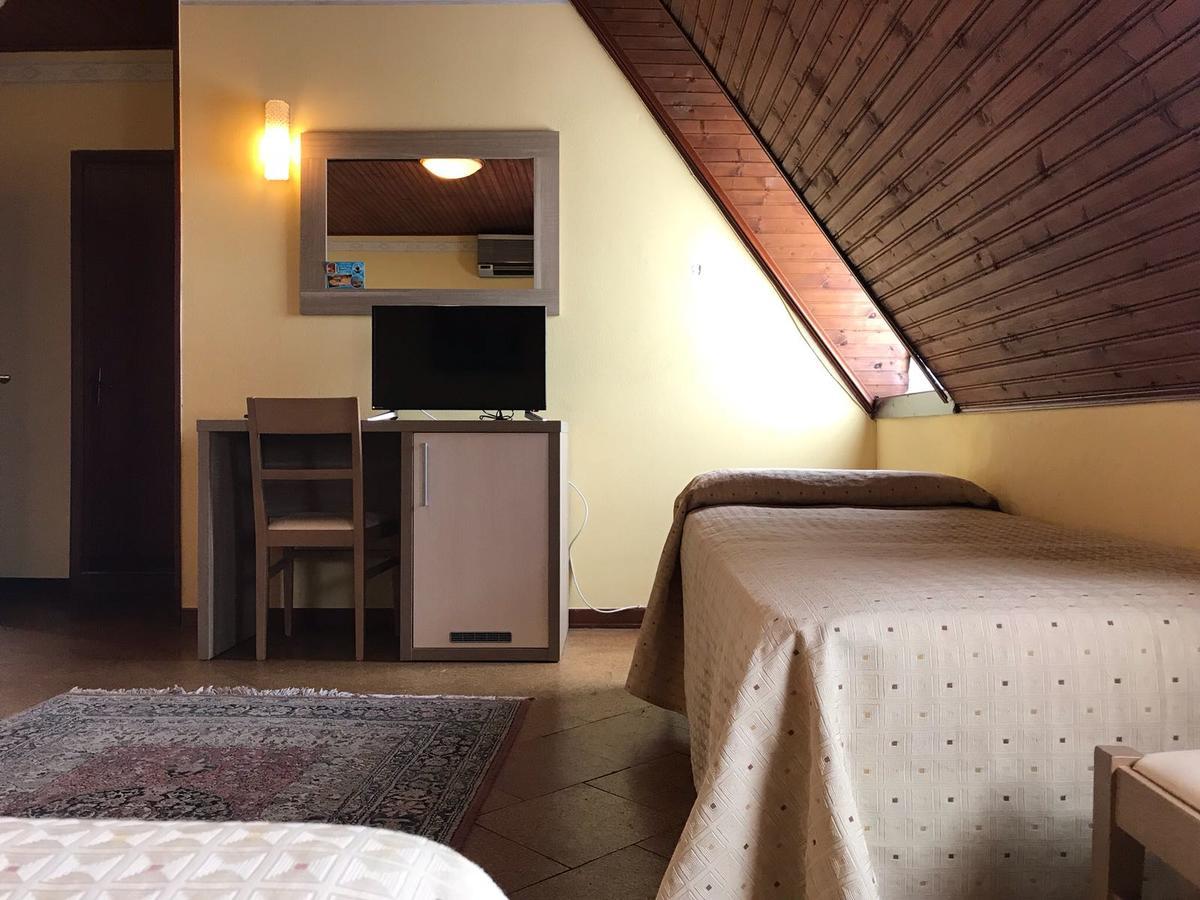 Hotel Rotelli Sale Marasino Kültér fotó